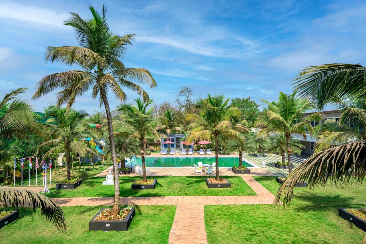 Saffronstays Palm Paradise: Poolside Oasis with Slides and Games Padghe Exterior photo